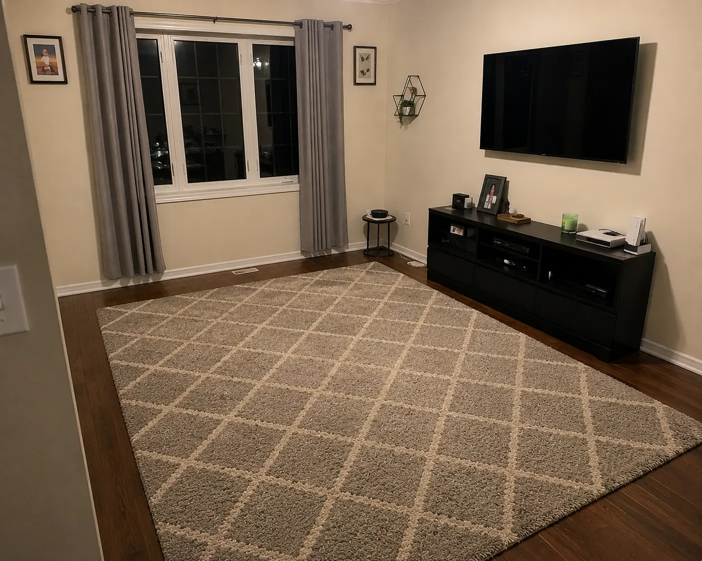 Living room after furniture removal, with open floor space